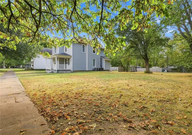 Photo 2 of Sale Pending at 320 S Holbrook St, Fort Scott, KS 66701 | MLS# 2638037 | Listing updated on 2026-09-12