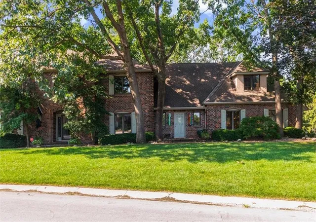 Photo 3 of Single family home for sale at 4900 Whitney Dr, Independence, MO 64055 | MLS# 2638045 | Listing updated on 2026-09-11