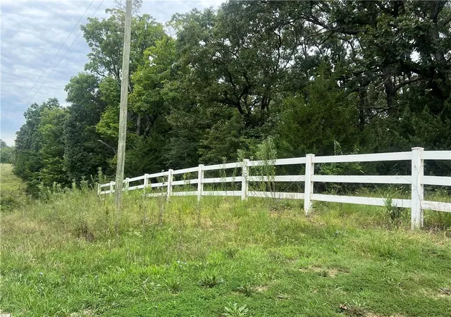 Photo 3 of Sale Pending at 956 Nw 1401 Rd, Odessa, MO 64076 | MLS# 2638112 | Listing updated on 2026-09-11