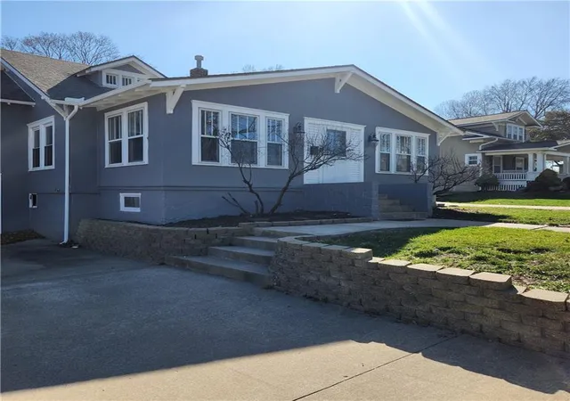 Photo 2 of Single family home for sale at 503 Se 3rd Street, Lees Summit, MO 64063 | MLS# 2638120 | Listing updated on 2026-09-15