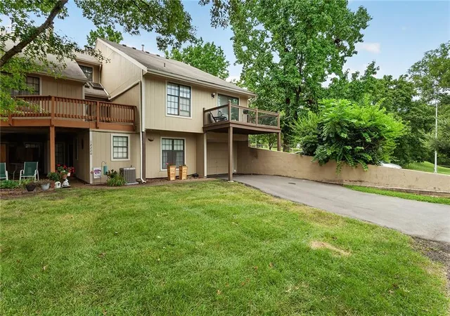 Photo 2 of Townhouse for sale at 12220 Holmes Ln, Kansas City, MO 64146 | MLS# 2638123 | Listing updated on 2026-09-19