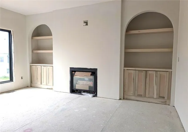 Photo 3 of Single family home for sale at 7801 Ne 103rd Ter, Kansas City, MO 64057 | MLS# 2638161 | Listing updated on 2026-10-04