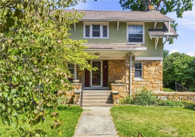 Photo 1 of Sale Pending at 40 E 52nd St, Kansas City, MO 64112 | MLS# 2638253 | Listing updated on 2026-09-12