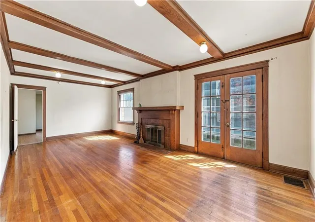 Photo 4 of Sale Pending at 40 E 52Nd St, Kansas City, MO 64112 | MLS# 2638253 | Listing updated on 2026-09-12