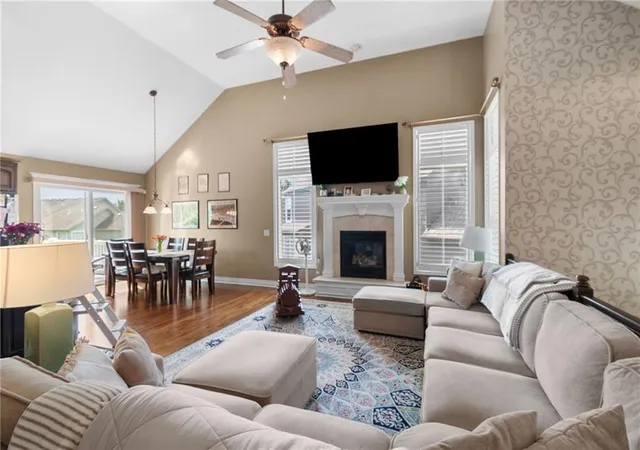 Photo 2 of Single family home for sale at 405 Sw Gentry Ln, Lee's Summit, MO 64081 | MLS# 2638269 | Listing updated on 2026-09-15