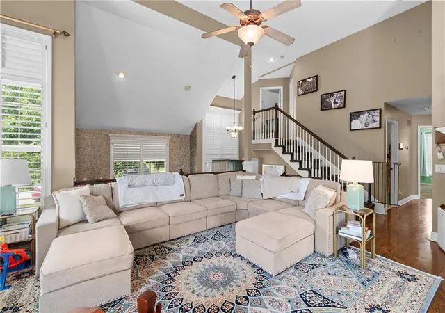 Photo 3 of Single family home for sale at 405 Sw Gentry Ln, Lee's Summit, MO 64081 | MLS# 2638269 | Listing updated on 2026-09-15