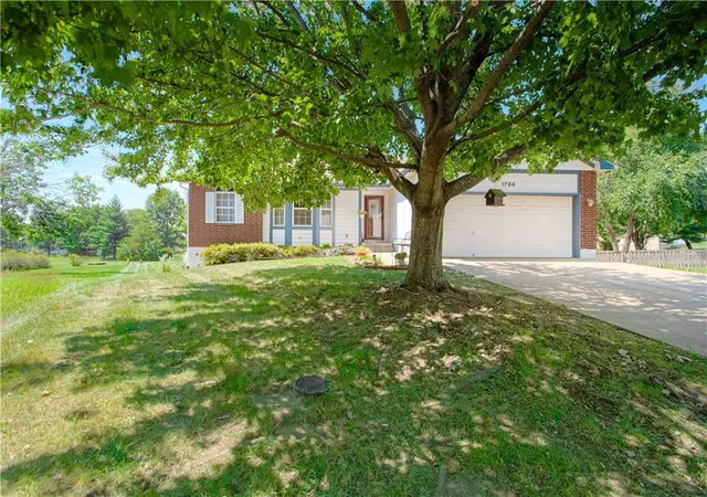 Photo 1 of Sale Pending at 1704 Wildhorse Ct, Raymore, MO 64083 | MLS# 2638271 | Listing updated on 2026-09-21