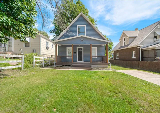 Photo 2 of Sale Pending at 39 S 16th St, Kansas City, KS 66102 | MLS# 2638272 | Listing updated on 2026-10-02