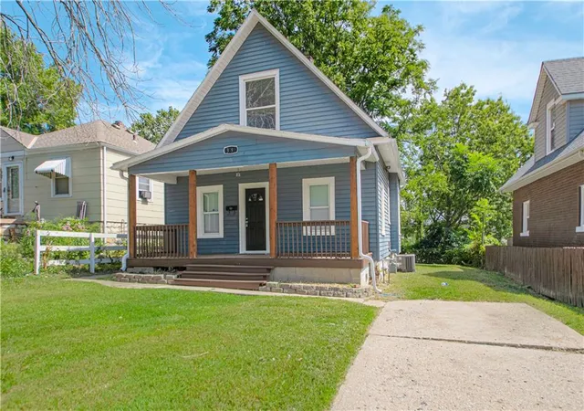 Photo 3 of Sale Pending at 39 S 16th St, Kansas City, KS 66102 | MLS# 2638272 | Listing updated on 2026-10-02