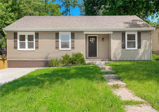 Photo 1 of Sale Pending at 908 Ne 44th St, Kansas City, MO 64116 | MLS# 2638290 | Listing updated on 2026-09-14