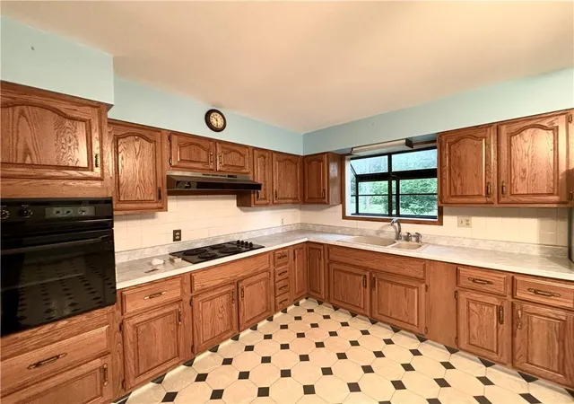 Photo 3 of Single family home for sale at 1609 Green Valley Rd, St Joseph, MO 64505 | MLS# 2638295 | Listing updated on 2026-09-21