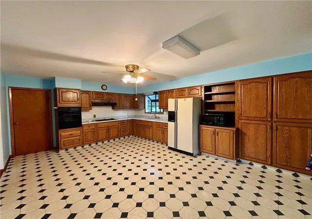 Photo 3 of Single family home for sale at 1609 Green Valley Rd, St Joseph, MO 64505 | MLS# 2638295 | Listing updated on 2026-09-21