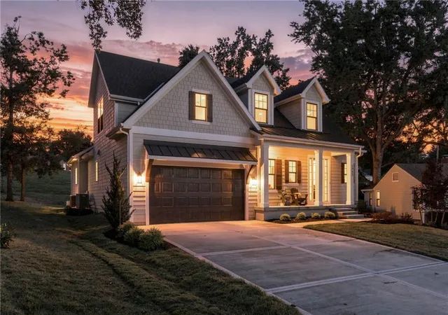 Photo 2 of Sale Pending at 2905 W 72nd St, Prairie Village, KS 66208 | MLS# 2638331 | Listing updated on 2026-09-14