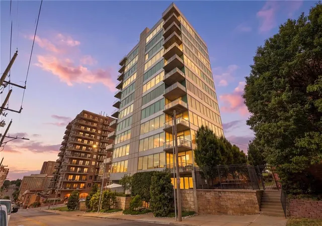 Photo 2 of Condo for sale at 4646 Broadway St #1S, Kansas City, MO 64112 | MLS# 2638391 | Listing updated on 2026-09-15