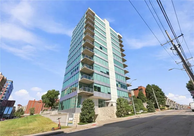 Photo 3 of Condo for sale at 4646 Broadway St #1S, Kansas City, MO 64112 | MLS# 2638391 | Listing updated on 2026-09-15