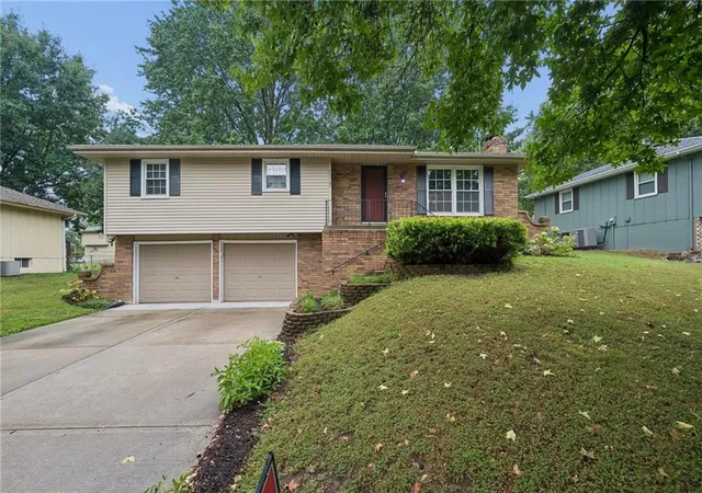 Photo 1 of Single family home for sale at 7317 Nw 77th Ter, Kansas City, MO 64152 | MLS# 2638505 | Listing updated on 2026-09-13