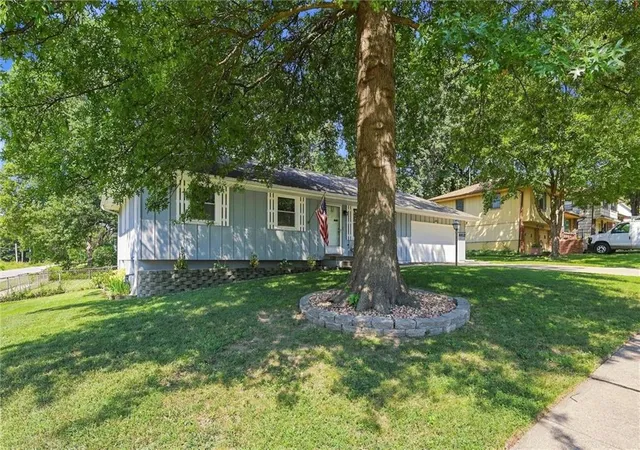 Photo 3 of Sale Pending at 4312 S Union St, Independence, MO 64055 | MLS# 2638513 | Listing updated on 2026-09-15
