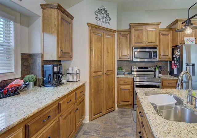 Photo 3 of Single family home for sale at 13305 N Copper Ridge Dr, Platte City, MO 64079 | MLS# 2638514 | Listing updated on 2026-09-12