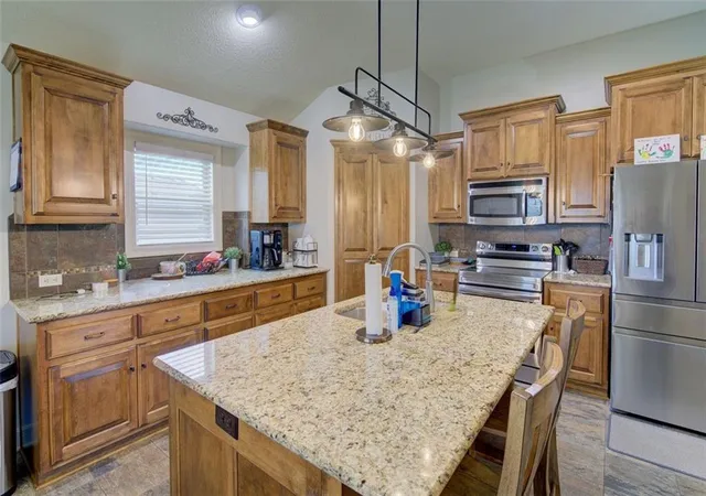 Photo 4 of Single family home for sale at 13305 N Copper Ridge Dr, Platte City, MO 64079 | MLS# 2638514 | Listing updated on 2026-09-12