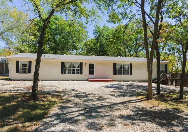 Photo 1 of Single family home for sale at 133 Timber Valley Dr, Linn Valley, KS 66040 | MLS# 2638546 | Listing updated on 2026-09-11