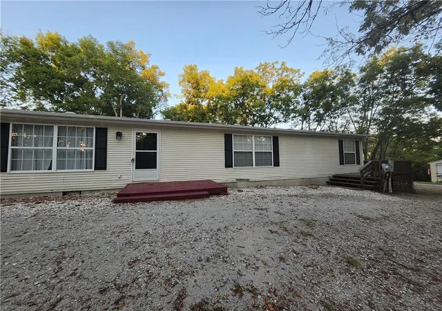 Photo 2 of Single family home for sale at 133 Timber Valley Dr, Linn Valley, KS 66040 | MLS# 2638546 | Listing updated on 2026-09-11