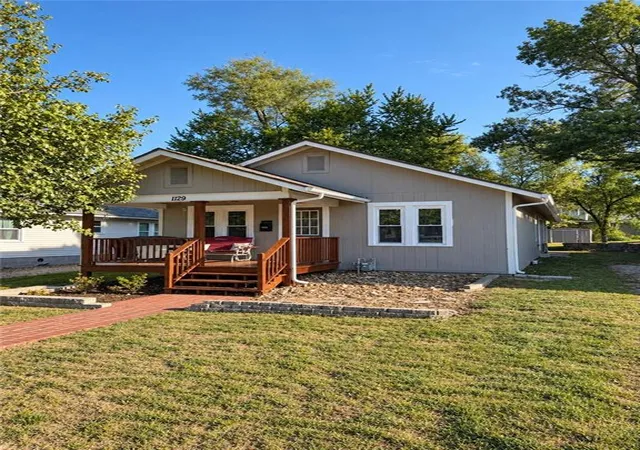 Photo 2 of Single family home for sale at 1129 Parker Ave, Osawatomie, KS 66064 | MLS# 2638626 | Listing updated on 2026-09-14
