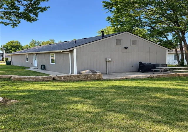Photo 3 of Single family home for sale at 1129 Parker Ave, Osawatomie, KS 66064 | MLS# 2638626 | Listing updated on 2026-09-14