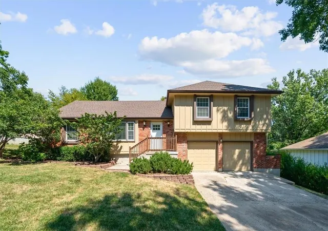Photo 1 of Sale Pending at 4206 E 105th Ter, Kansas City, MO 64137 | MLS# 2638655 | Listing updated on 2026-09-14