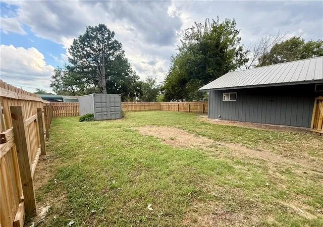 Photo 17 of Single family home for sale at 1021 E Park Ave, Rich Hill, MO 64779 | MLS# 2638669 | Listing updated on 2026-10-18