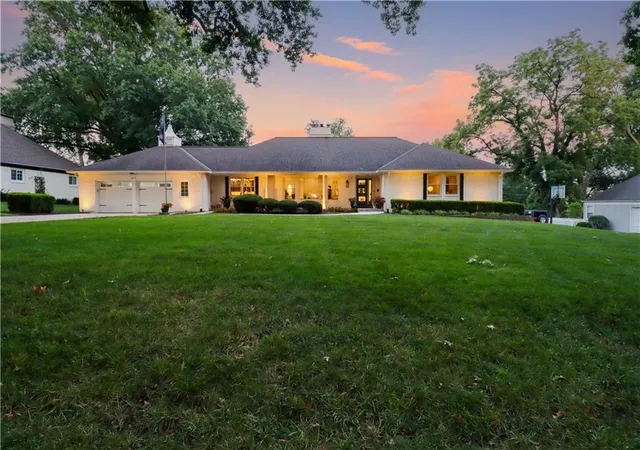 Photo 2 of Sale Pending at 9825 Overbrook Rd, Leawood, KS 66206 | MLS# 2638709 | Listing updated on 2026-09-12