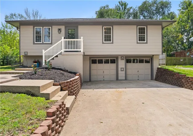 Photo 1 of Sale Pending at 1504 Lawndale Ave, Pleasant Hill, MO 64080 | MLS# 2638712 | Listing updated on 2026-09-10