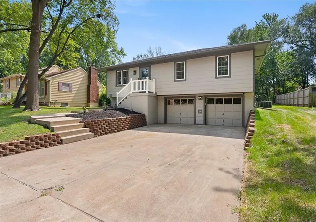 Photo 2 of Sale Pending at 1504 Lawndale Ave, Pleasant Hill, MO 64080 | MLS# 2638712 | Listing updated on 2026-09-10
