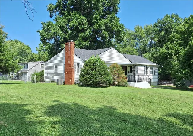 Photo 2 of Single family home for sale at 10214 E Sheley Rd, Independence, MO 64052 | MLS# 2638784 | Listing updated on 2026-09-12