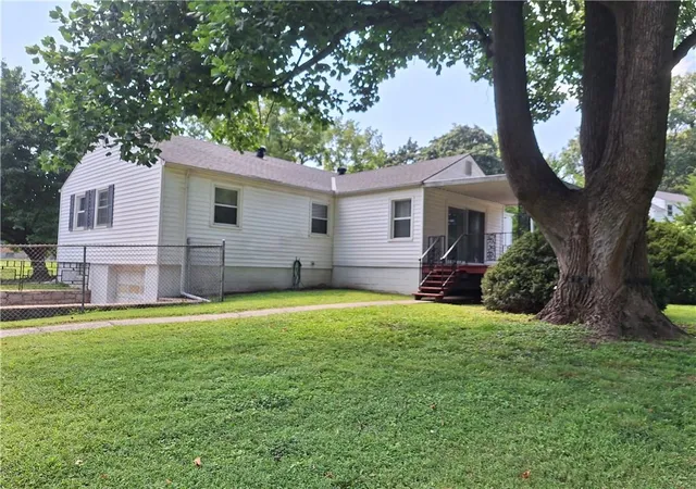 Photo 4 of Single family home for sale at 10214 E Sheley Rd, Independence, MO 64052 | MLS# 2638784 | Listing updated on 2026-09-12