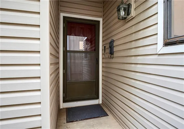Photo 2 of Sale Pending at 8594 W 108th Pl, Overland Park, KS 66210 | MLS# 2638801 | Listing updated on 2026-09-22
