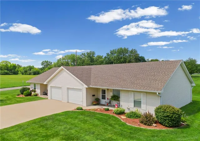 Photo 1 of Sale Pending at 1110 1122 W Prospect St, Cameron, MO 64429 | MLS# 2638878 | Listing updated on 2026-09-09