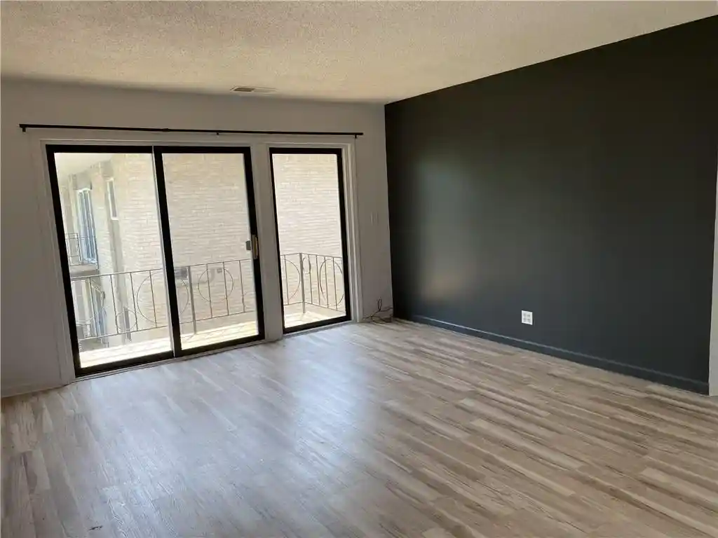 Listing Photo 2 - Condo for sale in 2811 Pembroke Ln located at 2811 Pembroke Ln, St Joseph, MO 64506 - Unit #C-25