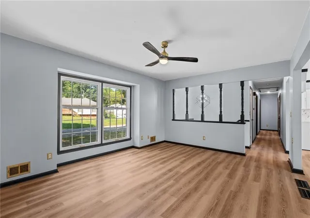 Photo 3 of Single family home for sale at 6809 Lakeshore Dr, Kansas City, MO 64133 | MLS# 2638956 | Listing updated on 2026-09-15