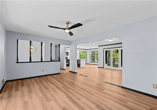 Photo 3 of Single family home for sale at 6809 Lakeshore Dr, Kansas City, MO 64133 | MLS# 2638956 | Listing updated on 2026-10-13