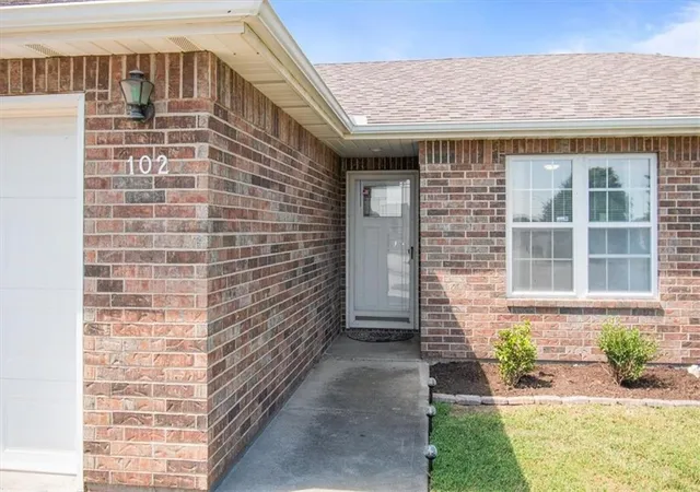 Photo 4 of Sale Pending at 102 Shady Lane Dr, Warrensburg, MO 64093 | MLS# 2639034 | Listing updated on 2026-09-12