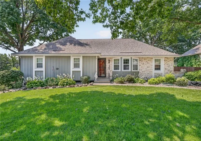 Photo 1 of Sale Pending at 7320 N Garfield Ave, Kansas City, MO 64118 | MLS# 2639063 | Listing updated on 2026-09-13