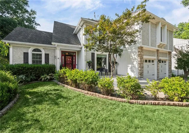 Photo 3 of Single family home for sale at 4203 Ne 57th Ter, Kansas City, MO 64119 | MLS# 2639103 | Listing updated on 2026-09-13