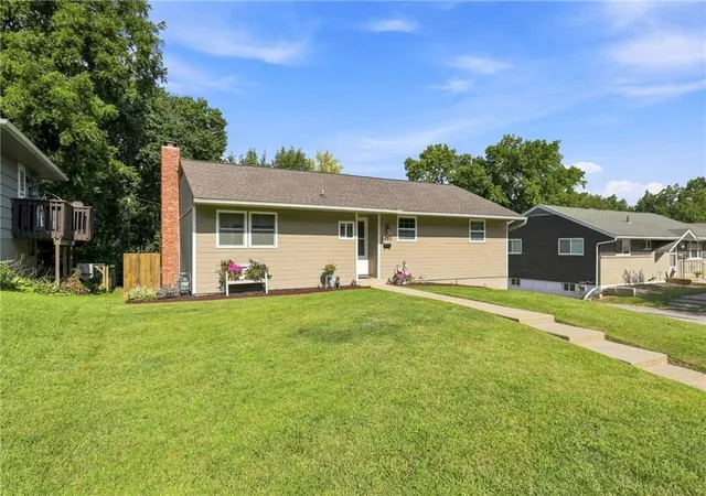 Photo 3 of Single family home for sale at 5440 Cleveland Ave, Kansas City, MO 64119 | MLS# 2639166 | Listing updated on 2026-09-15