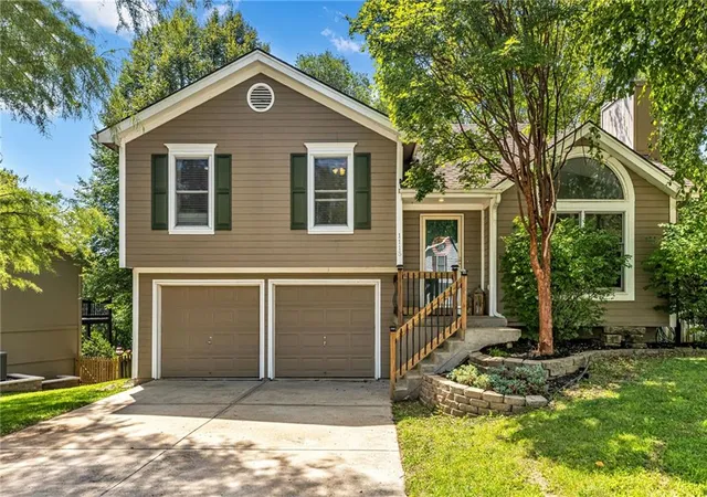Photo 1 of Sale Pending at 1115 Nw 72nd Ter, Kansas City, MO 64118 | MLS# 2639256 | Listing updated on 2026-09-21