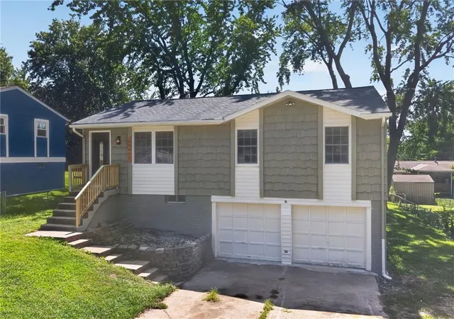 Photo 4 of Single family home for sale at 19407 E 5Th Terrace Ct N, Independence, MO 64056 | MLS# 2639266 | Listing updated on 2026-09-19
