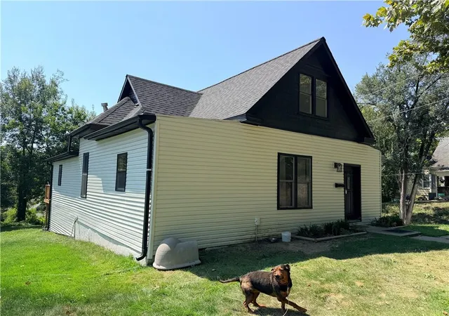 Photo 2 of Single family home for sale at 1502 6th Ave, St Joseph, MO 64505 | MLS# 2639417 | Listing updated on 2026-09-15