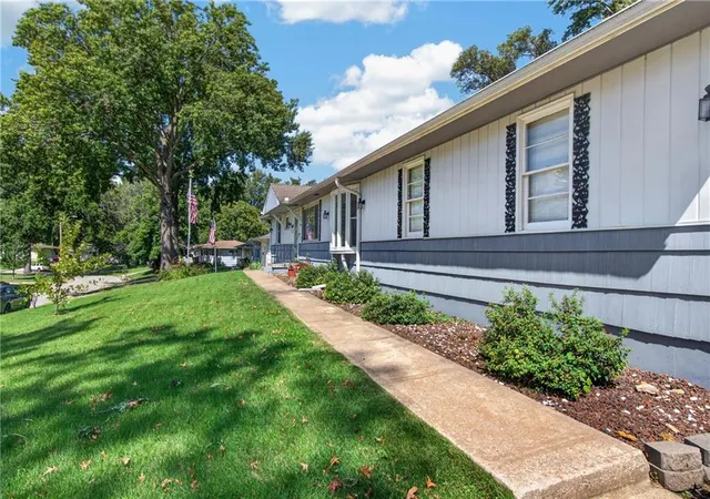 Photo 3 of Single family home for sale at 11415 Myrtle Ave, Kansas City, MO 64137 | MLS# 2639521 | Listing updated on 2026-09-13