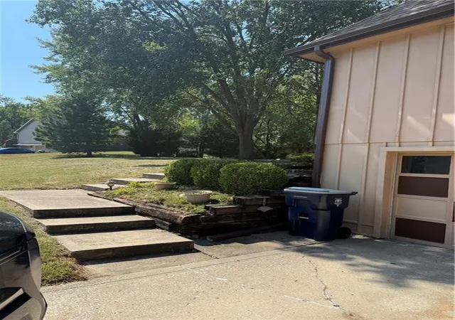 Photo 3 of Sale Pending at 4701 Nw 67th Ter, Kansas City, MO 64151 | MLS# 2639532 | Listing updated on 2026-09-12