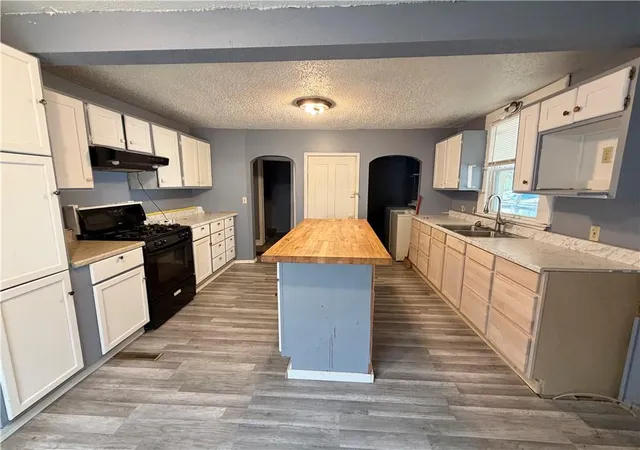 Photo 4 of Single family home for sale at 301 N High St, Butler, MO 64730 | MLS# 2639535 | Listing updated on 2026-09-11