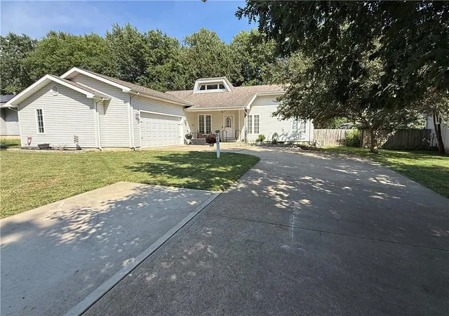 Photo 1 of Single family home for sale at 510 S Dyer St, Odessa, MO 64076 | MLS# 2639540 | Listing updated on 2026-10-08